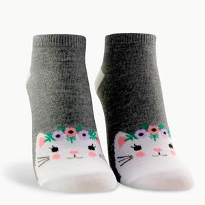 Forever 21 Cat wearing a crown ankle socks